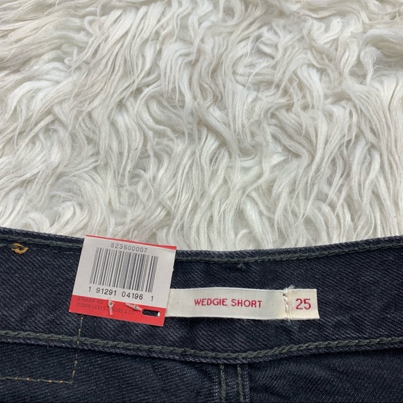 Levi’s Studded Black High Rise Wedgie Jean Shorts - Picture 4 of 8